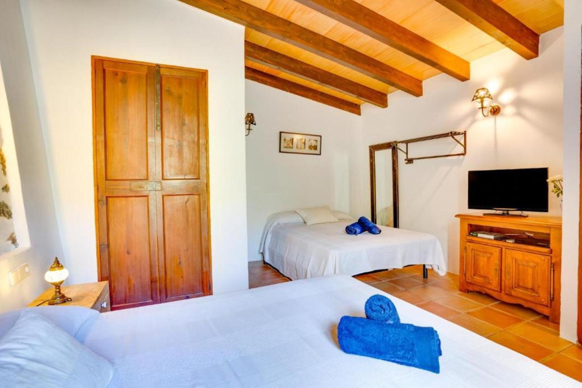 Гостевой дом Casita De Montana Cerca Del Mar Форналуч Экстерьер фото